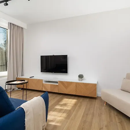 Modern & Trendy Studio Winiarska With Parking By Renters Poznań