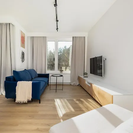 Modern & Trendy Studio Winiarska With Parking By Renters Poznań